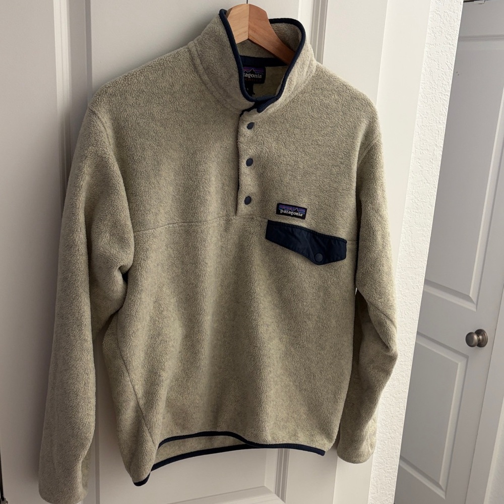 Patagonia Men's Tan and Navy Fleece Pullover synchilla Small